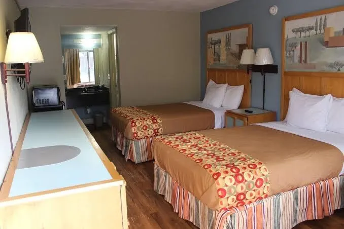 Tampa Inn Near Busch Gardens