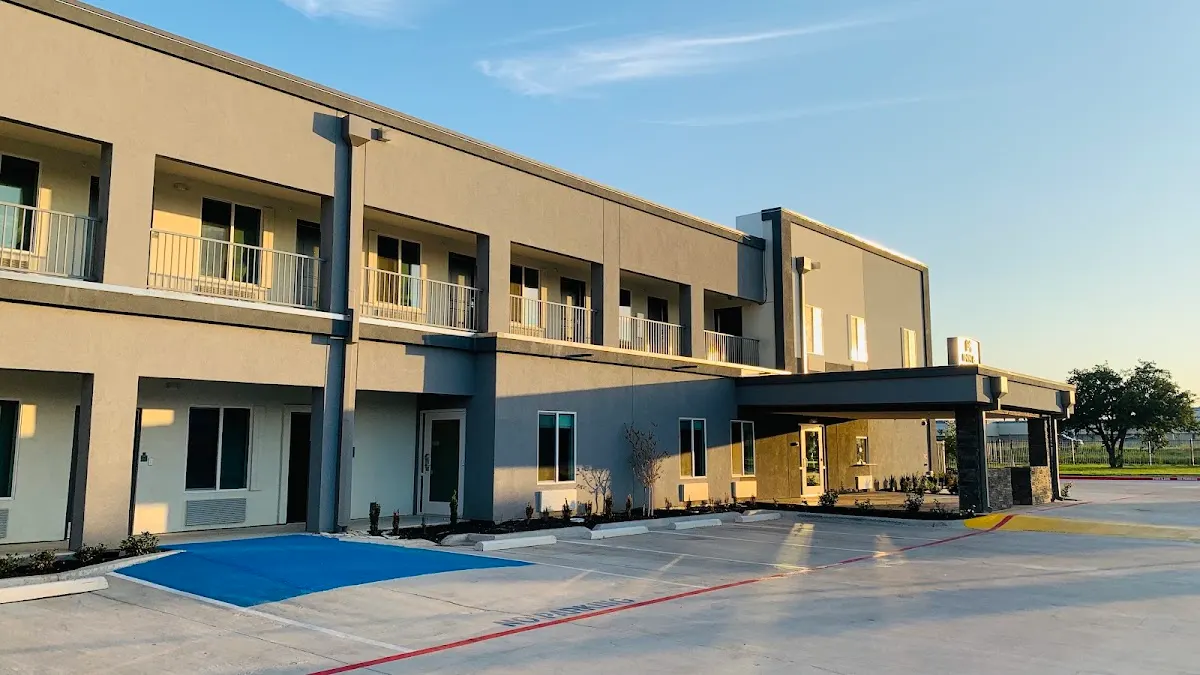 M&M INN and Suites
