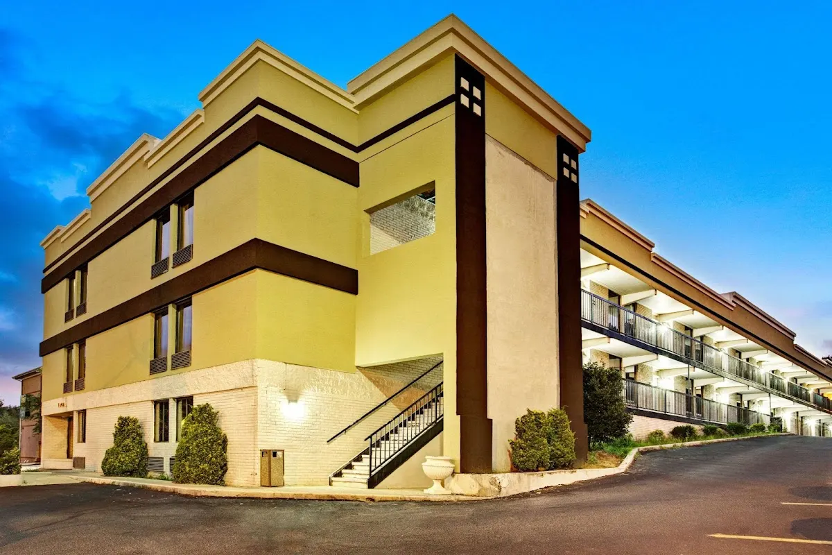 Super 8 by Wyndham Raleigh Downtown