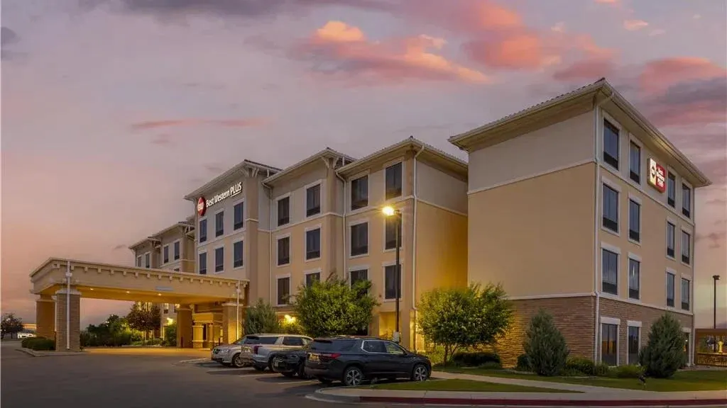 Best Western Plus Hudson Hotel & Suites