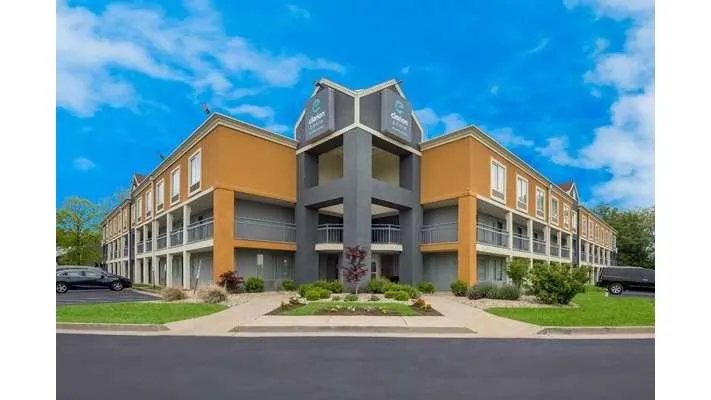 Clarion Pointe Indianapolis Northeast