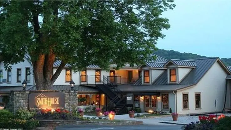 The Smith House Historic Inn and Restaurant