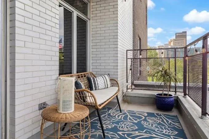 Luxury Mid-century Condo, Cozy & Fully Remodeled. Stocked with Many Extras!