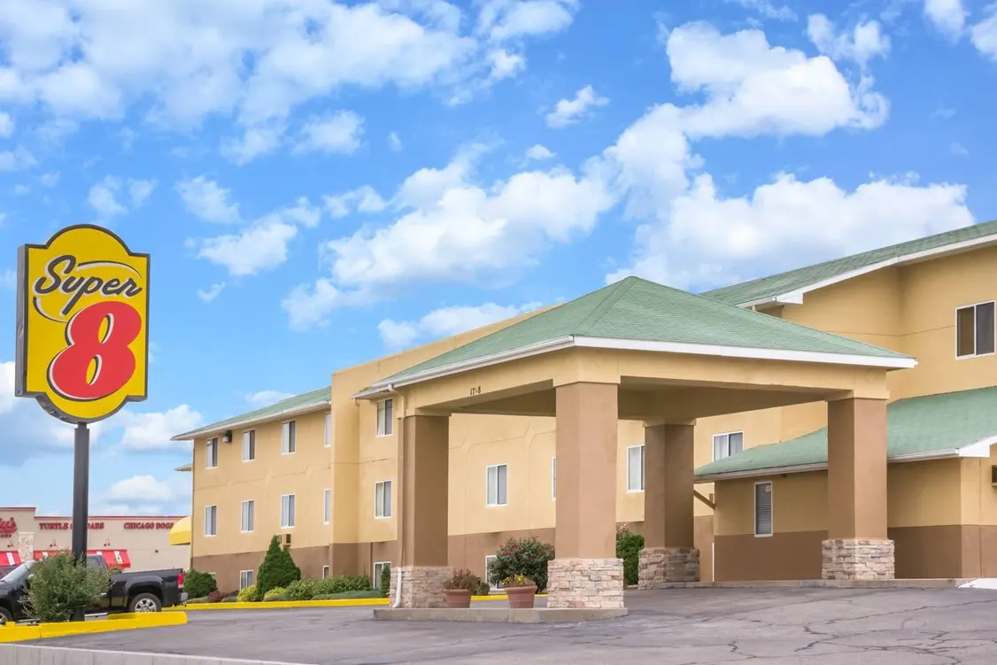 Super 8 by Wyndham Dodge City