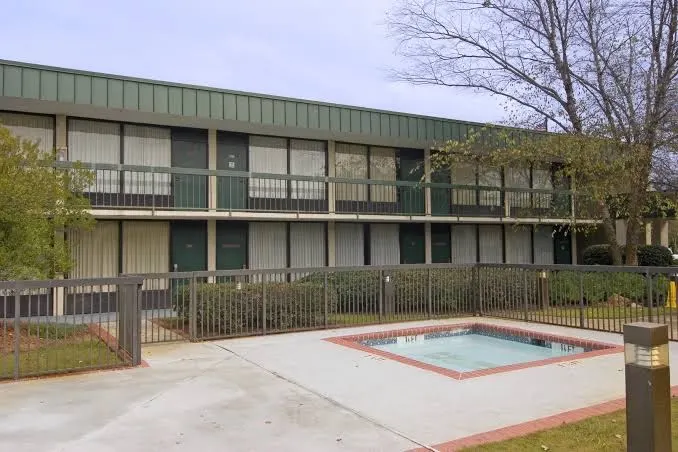 Camden West Inn