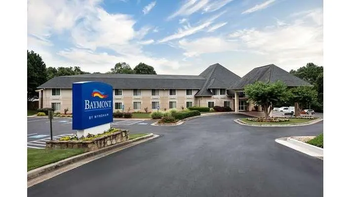 Baymont by Wyndham Braselton / Winder