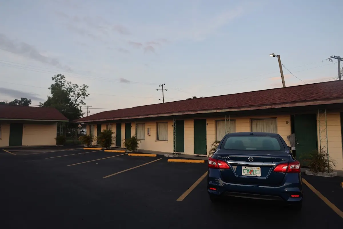 Sunny South Motel