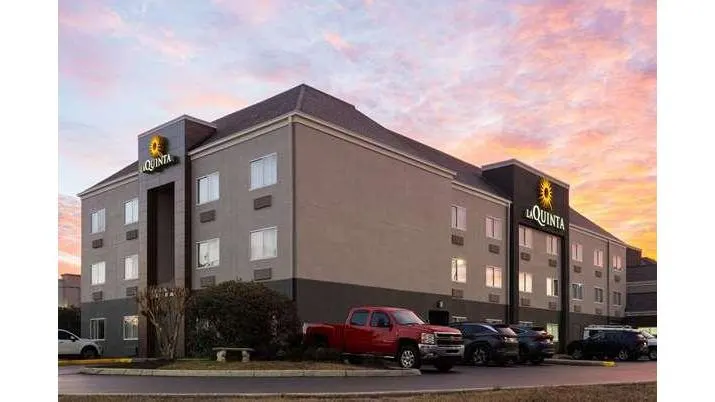 La Quinta Inn & Suites by Wyndham Knoxville Airport