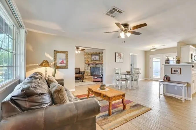 Centrally Located Oasis 1 Mi to Shadow Mountain!