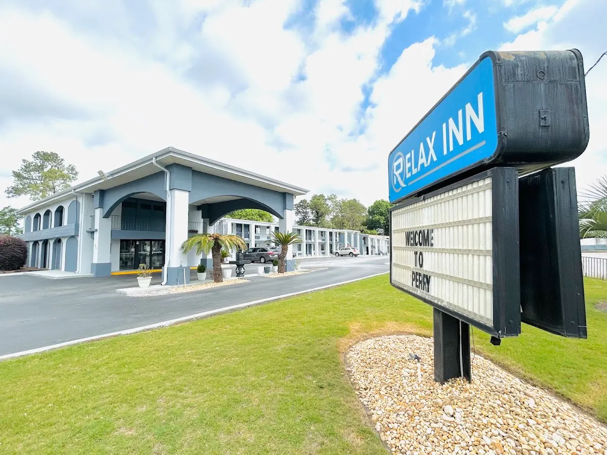 Relax Inn Perry National Fairgrounds Area I-75