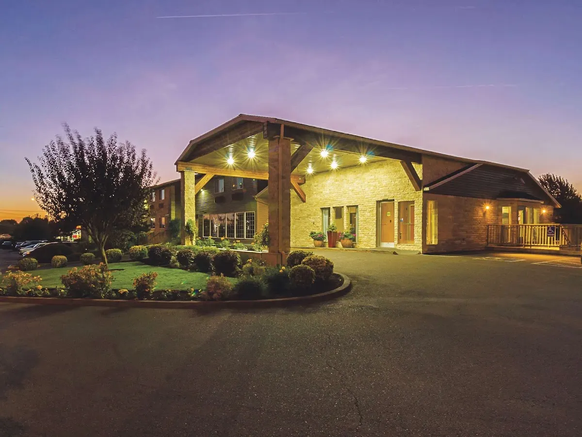 La Quinta Inn & Suites by Wyndham Woodburn