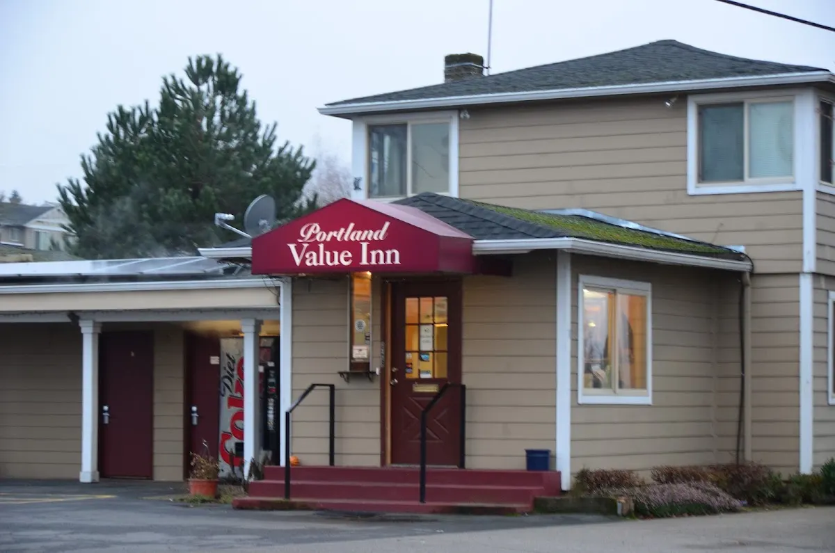 Portland Value Inn & Suites Near PDX Airport
