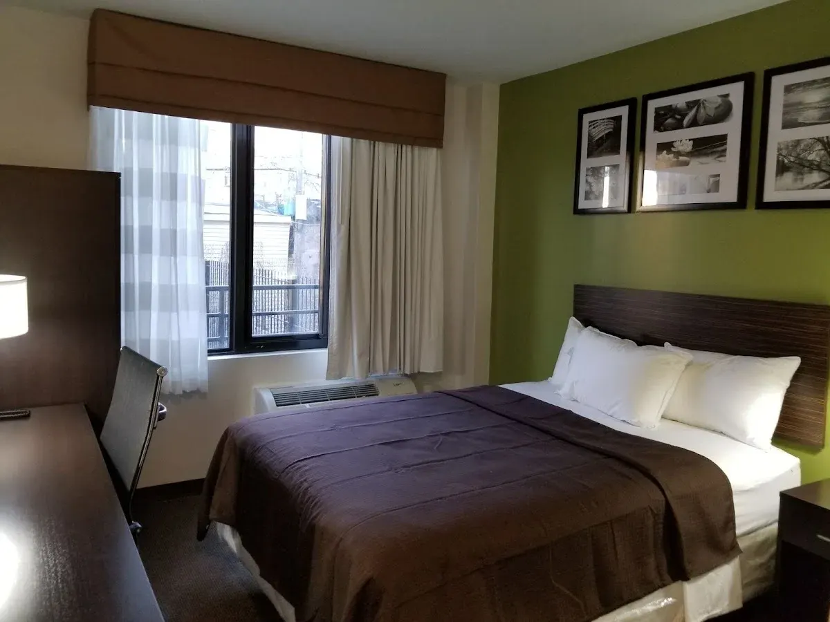 Hillside Hotel Queens