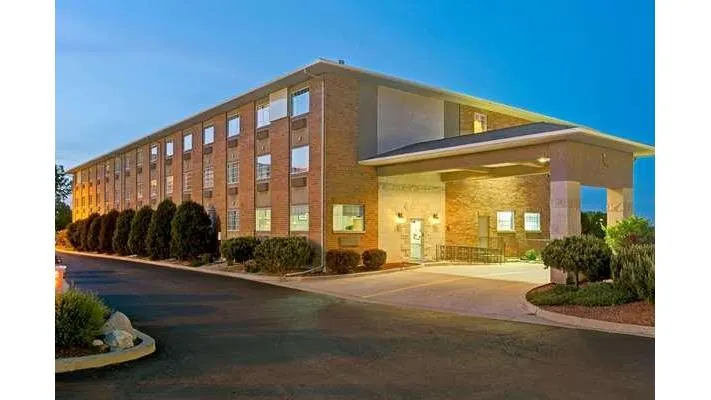 Super 8 by Wyndham Gurnee