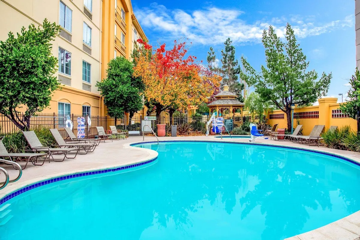 La Quinta Inn & Suites by Wyndham Fremont / Silicon Valley