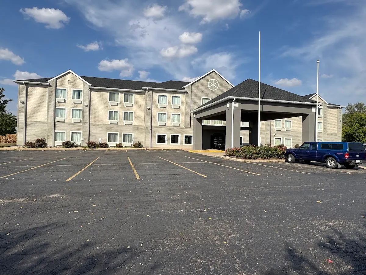 Quality Inn & Suites Mendota near I-39