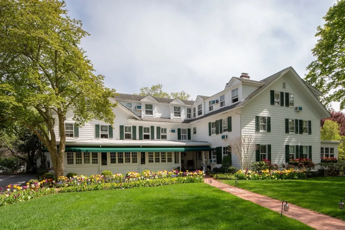 Huntting Inn