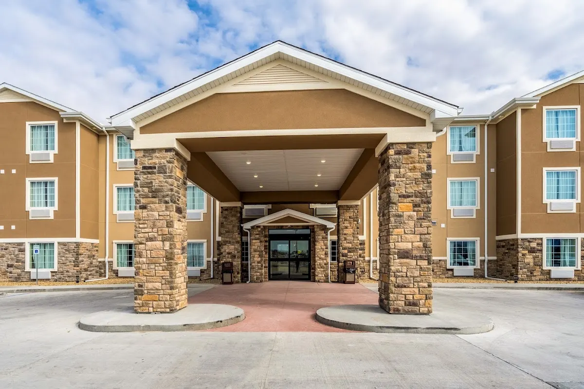 Cobblestone Hotel & Suites - Newport