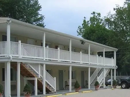 Maple Leaf Motel