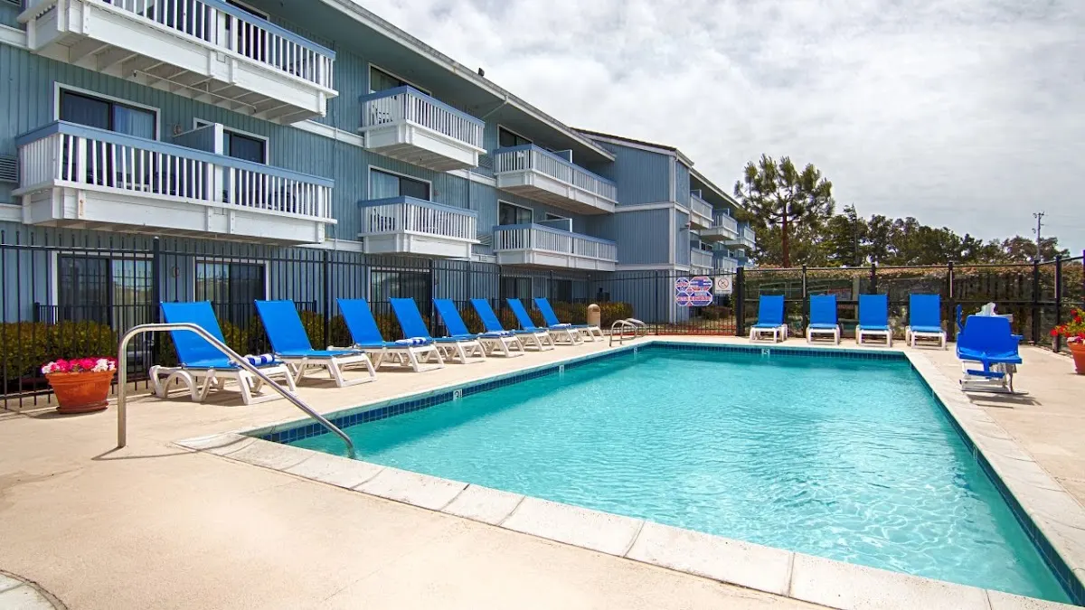 The Marina Inn on San Francisco Bay