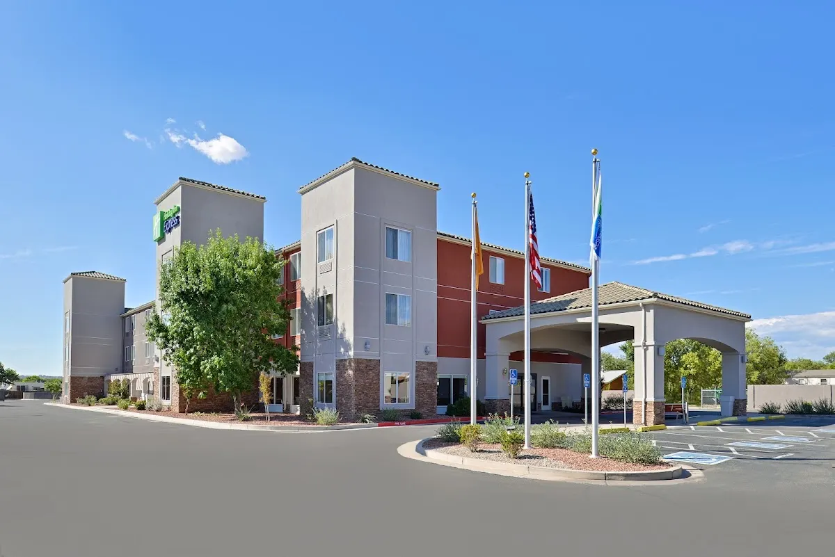 Holiday Inn Express Bernalillo