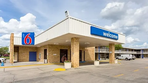Motel 6 Baton Rouge, LA - Southeast