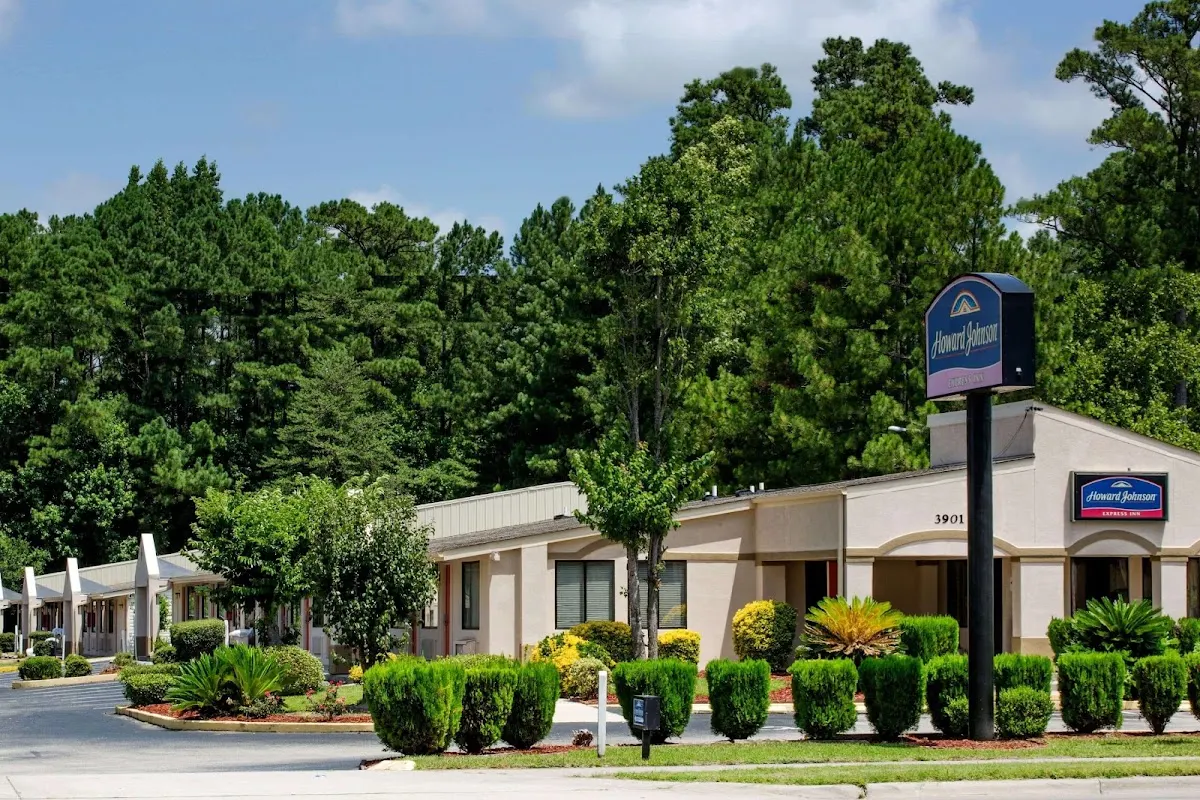 Howard Johnson by Wyndham Wilmington