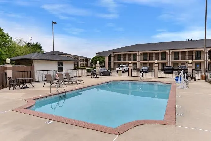 Mockingbird Inn & Suites Monroeville