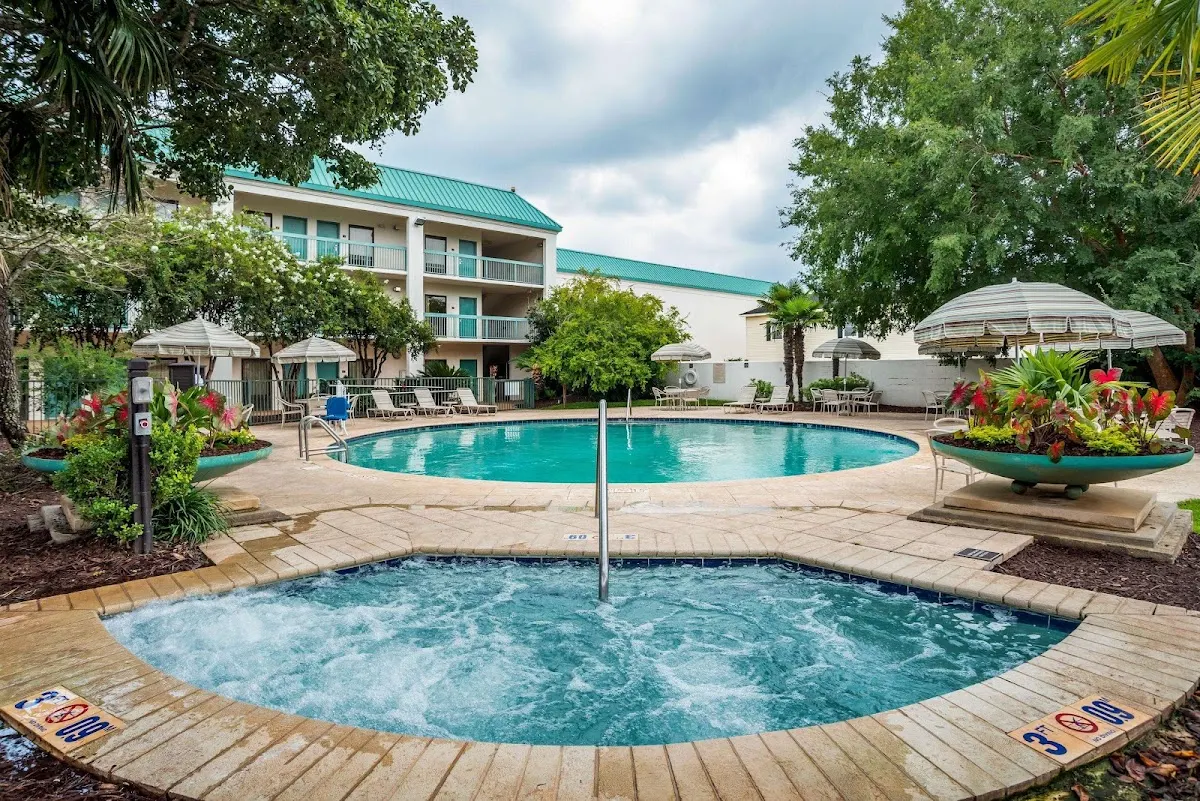 Econo Lodge Inn & Suites Foley-North Gulf Shores