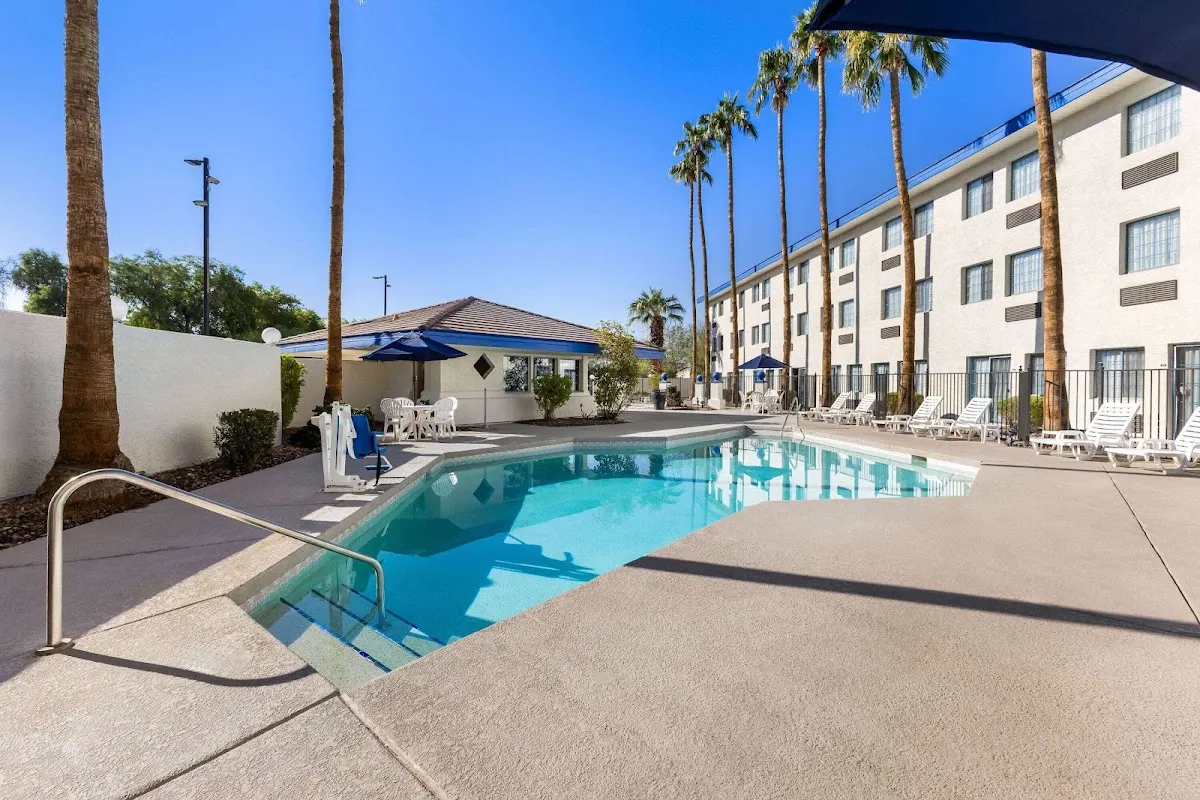 Days Inn & Suites by Wyndham Mesa Near Phoenix