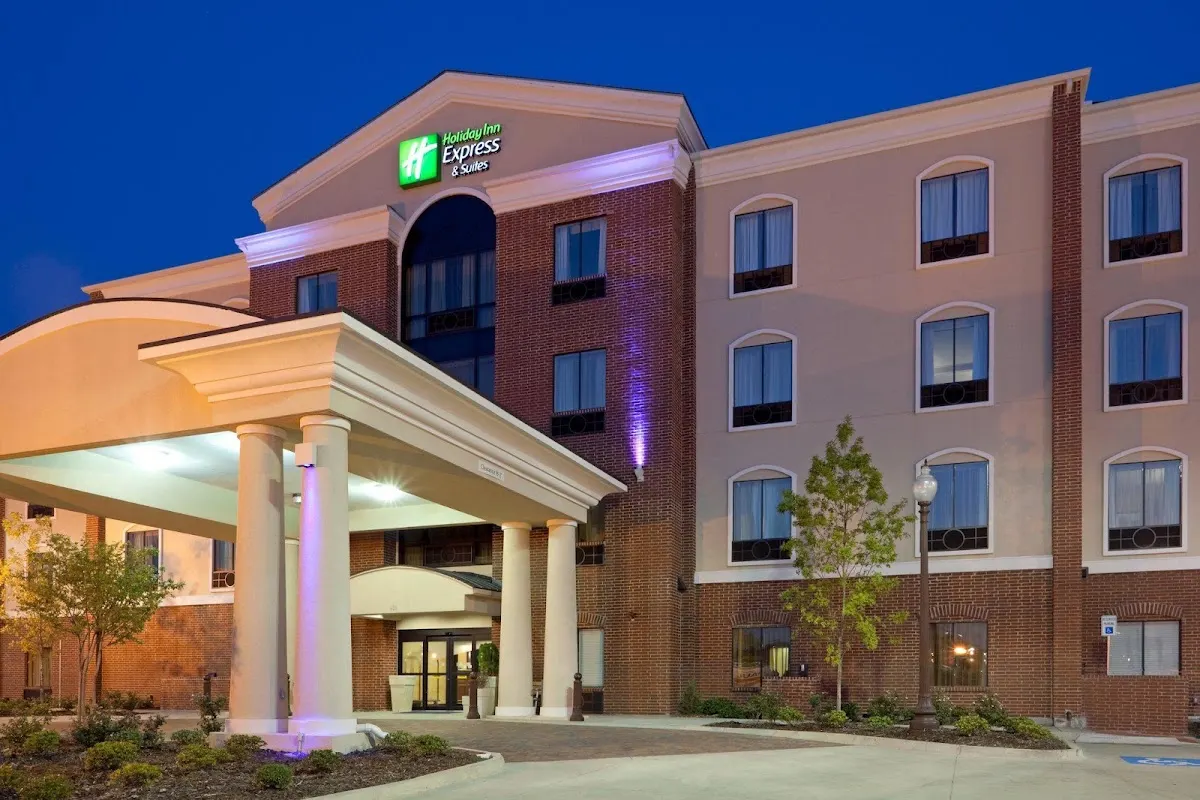 Holiday Inn Express & Suites Ennis by IHG