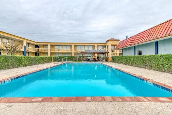 Hotel elev8