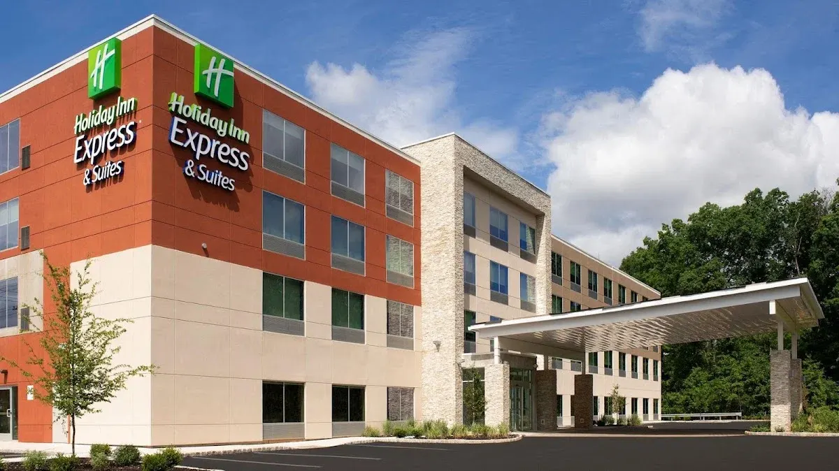 Holiday Inn Express & Suites North Brunswick by IHG