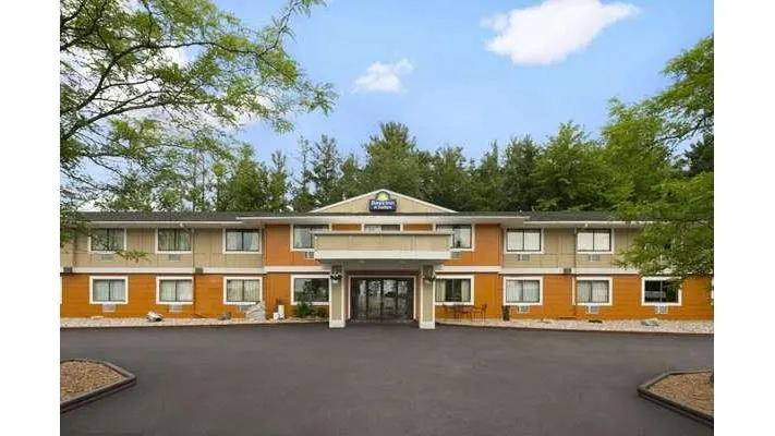 Days Inn & Suites by Wyndham Stevens Point