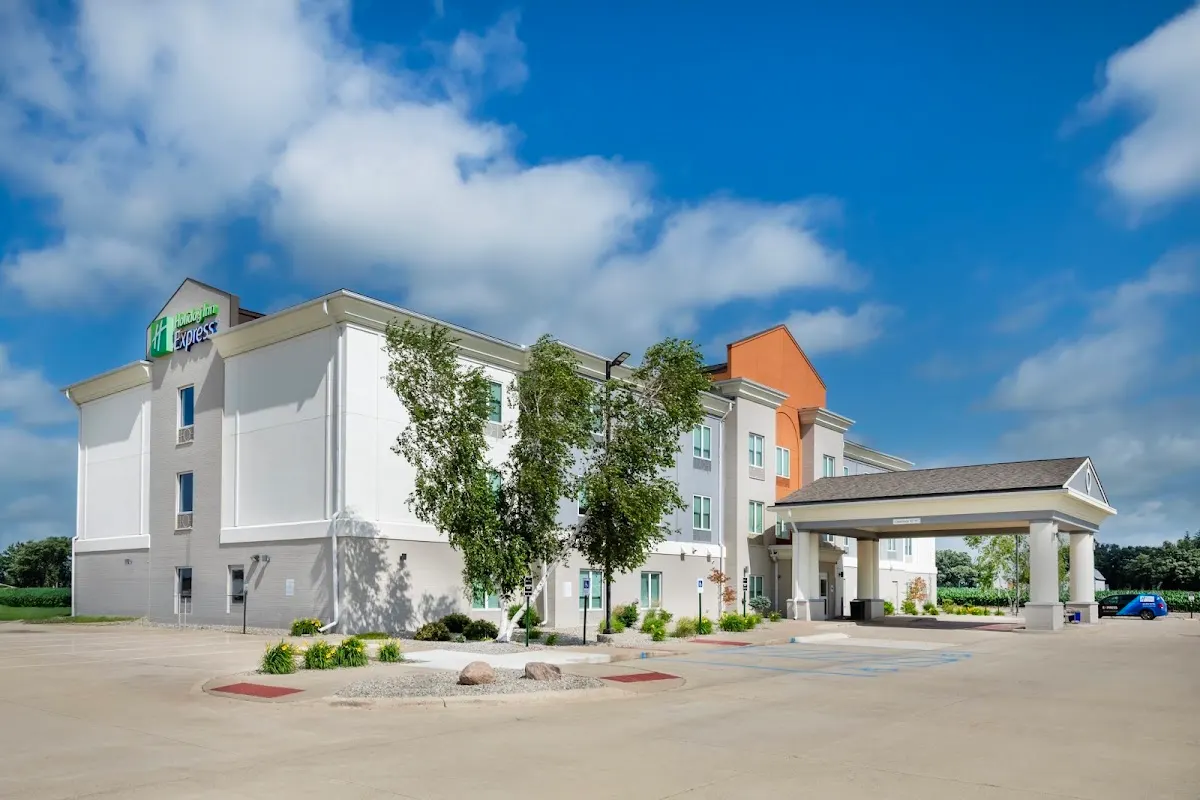 Holiday Inn Express & Suites Northwood by IHG