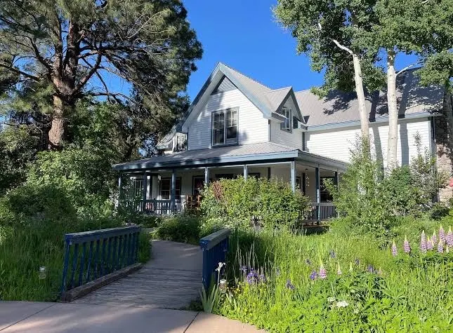 Apple Orchard Inn