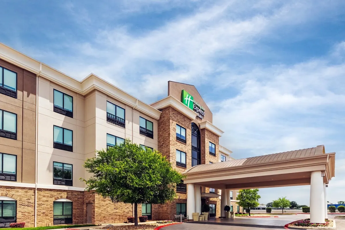 Holiday Inn Express & Suites San Antonio - Frost Bank Ctr by IHG