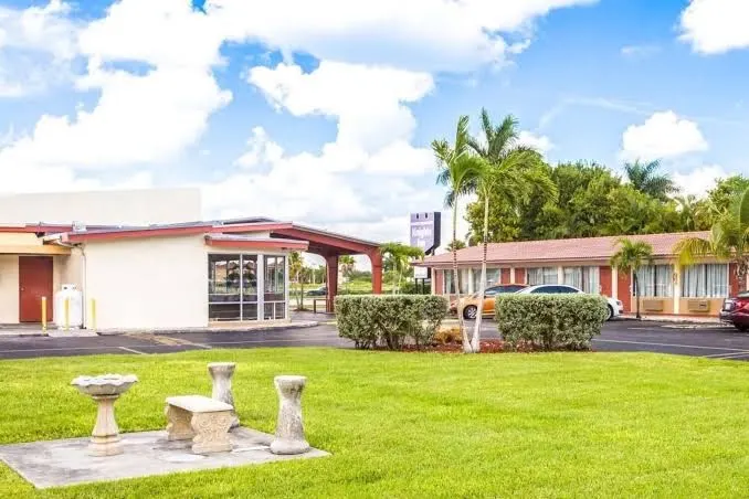 Econo Lodge Inn & Suites Florida City