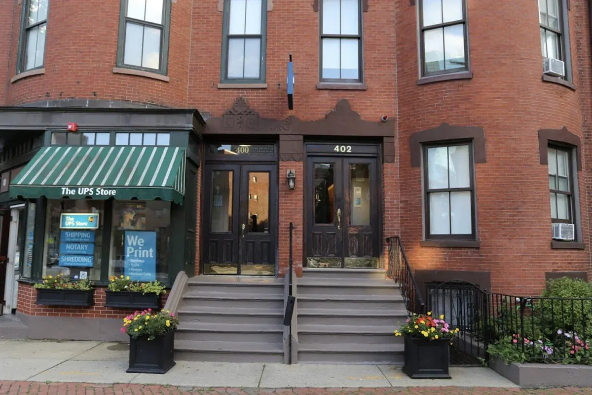Maverick Suites at 402 Columbus Avenue