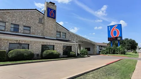 Motel 6 Austin, TX - Central Downtown UT