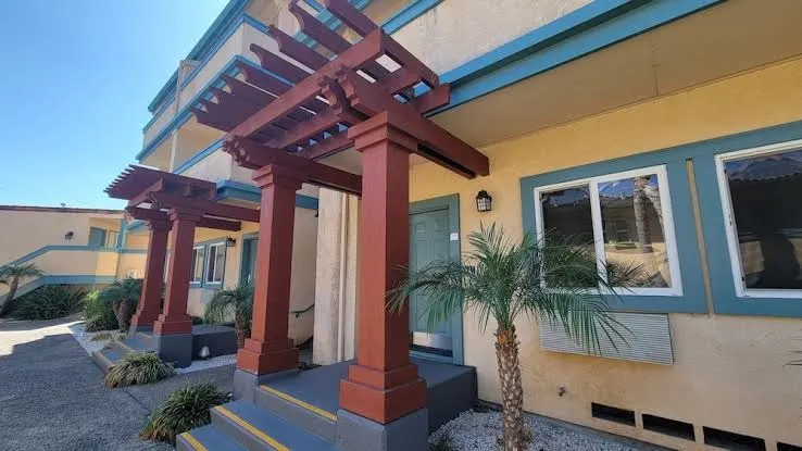 Marinwood Inn & Suites