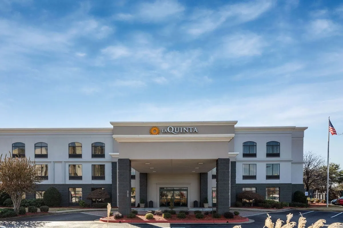 La Quinta Inn & Suites by Wyndham Kennesaw