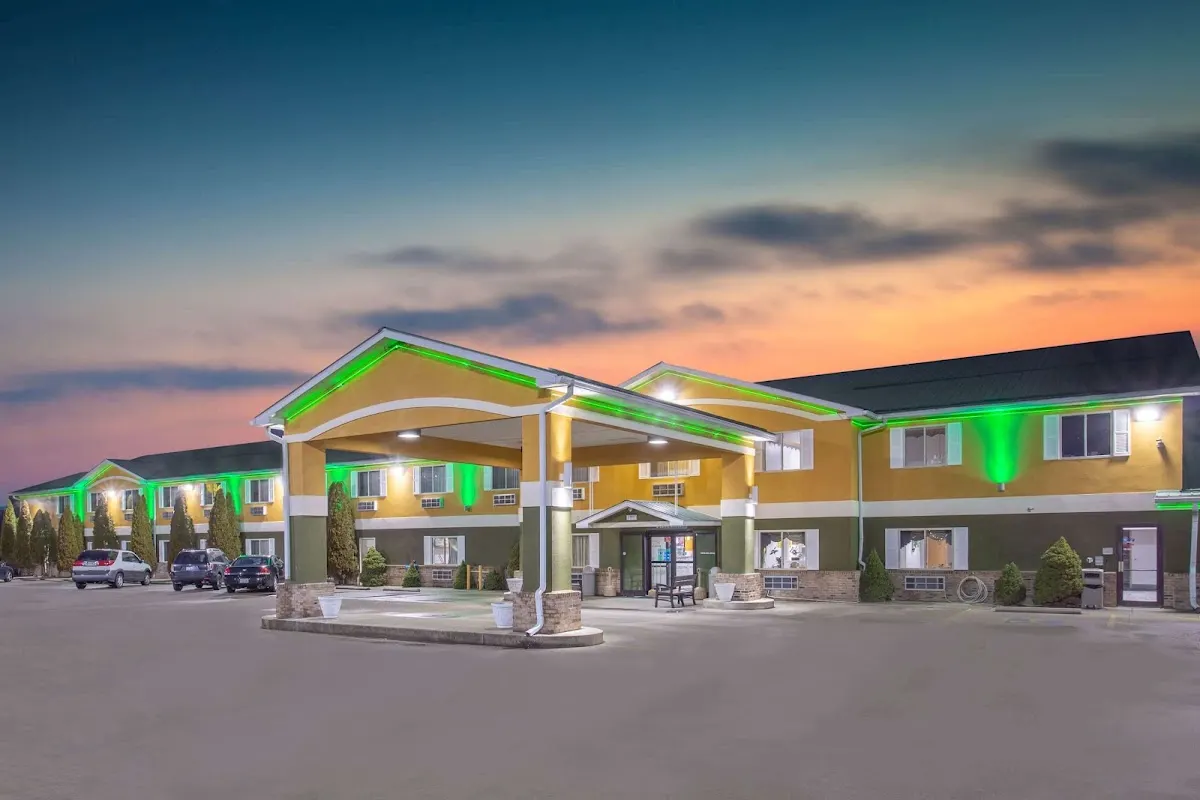 Super 8 by Wyndham Bedford