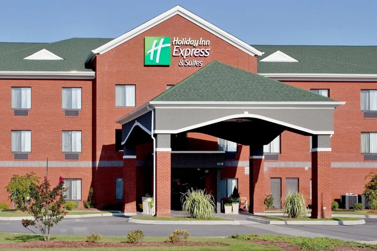 Holiday Inn Express & Suites Suffolk by IHG