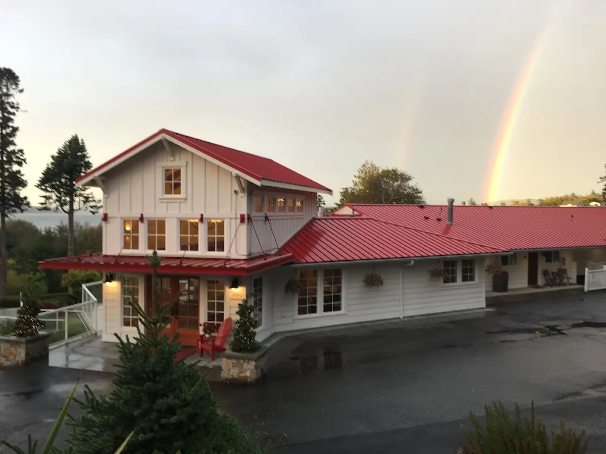 Ship Harbor Inn