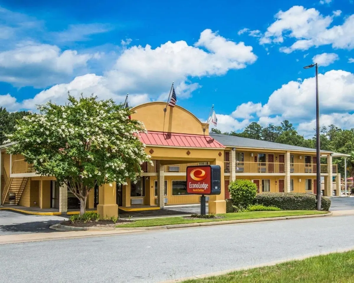 Econo Lodge Inn & Suites Columbus At Fort Benning