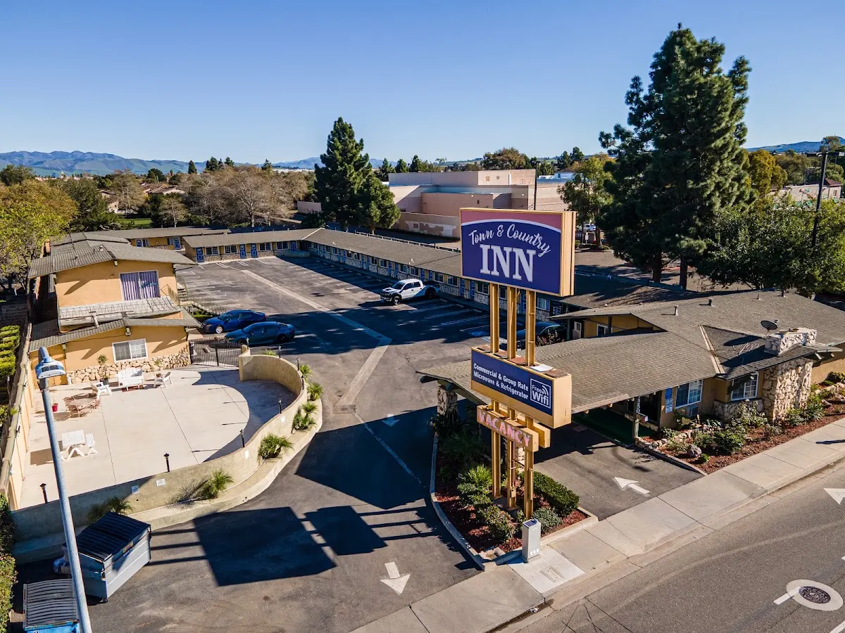 Town & Country Inn