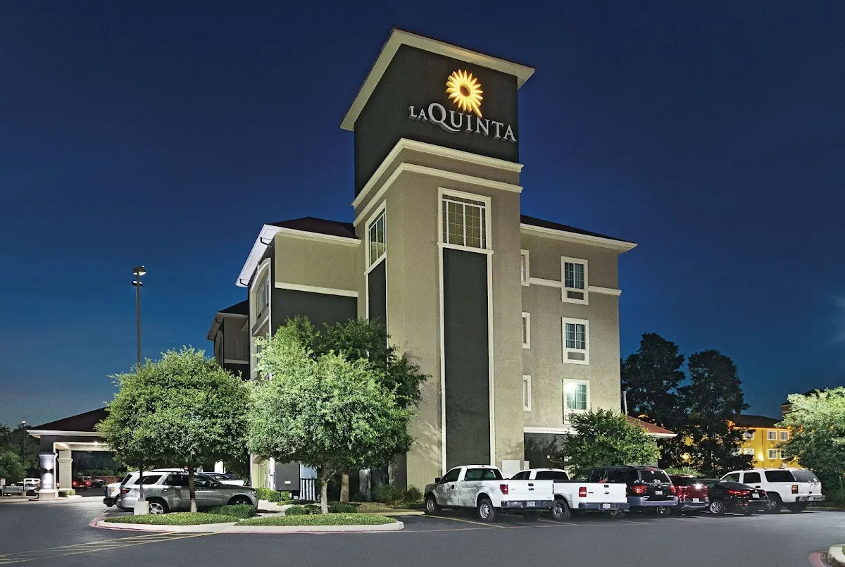 La Quinta Inn & Suites by Wyndham San Antonio Northwest