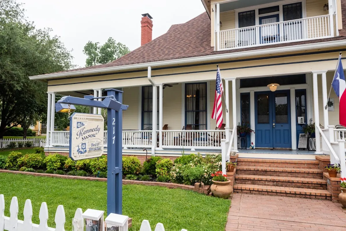 Kennedy Manor Bed & Breakfast