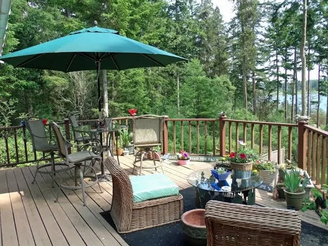 Inn To the Woods